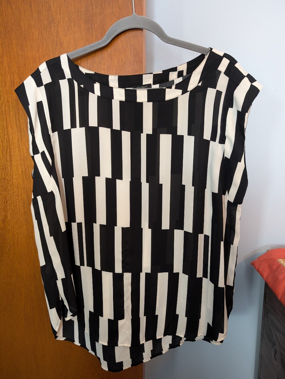 Ann Taylor Factory Black & White Geometric Cap-Sleeve Women's Top Women's Size L